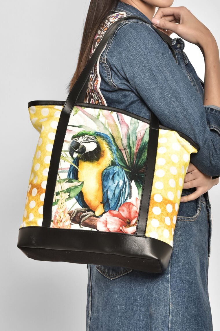 Macaw Medium Tote