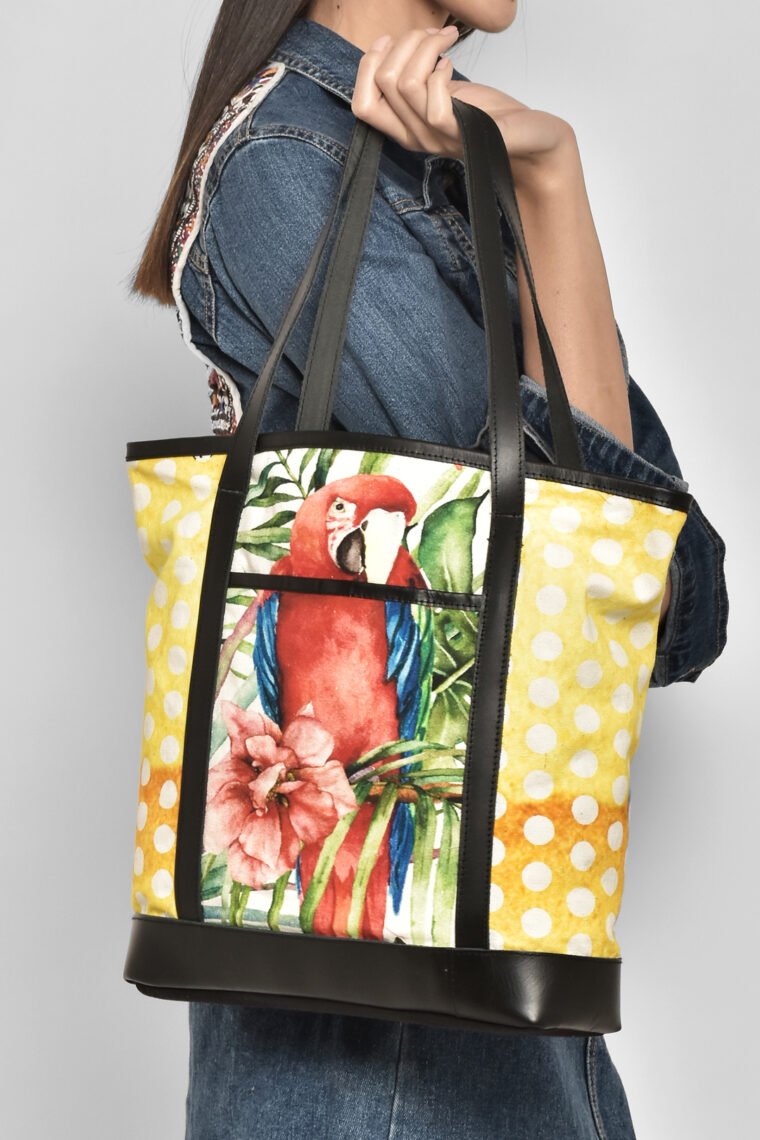 Macaw Medium Tote